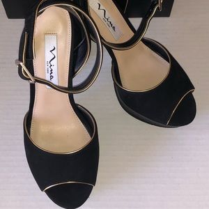 Nina Platform Heels 5" Gold Trimmed Sandals Sz 6.5